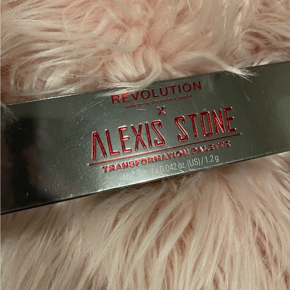 Makeup Revolution Alexis Stone The Transformation Eyeshadow Palette - Picture 1 of 5